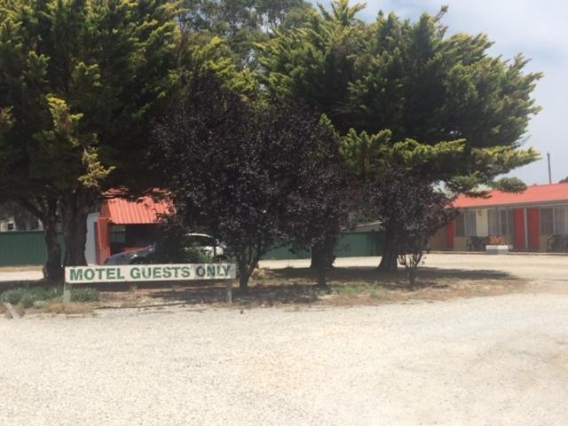 Governors Hill Motel Goulburn Exterior photo